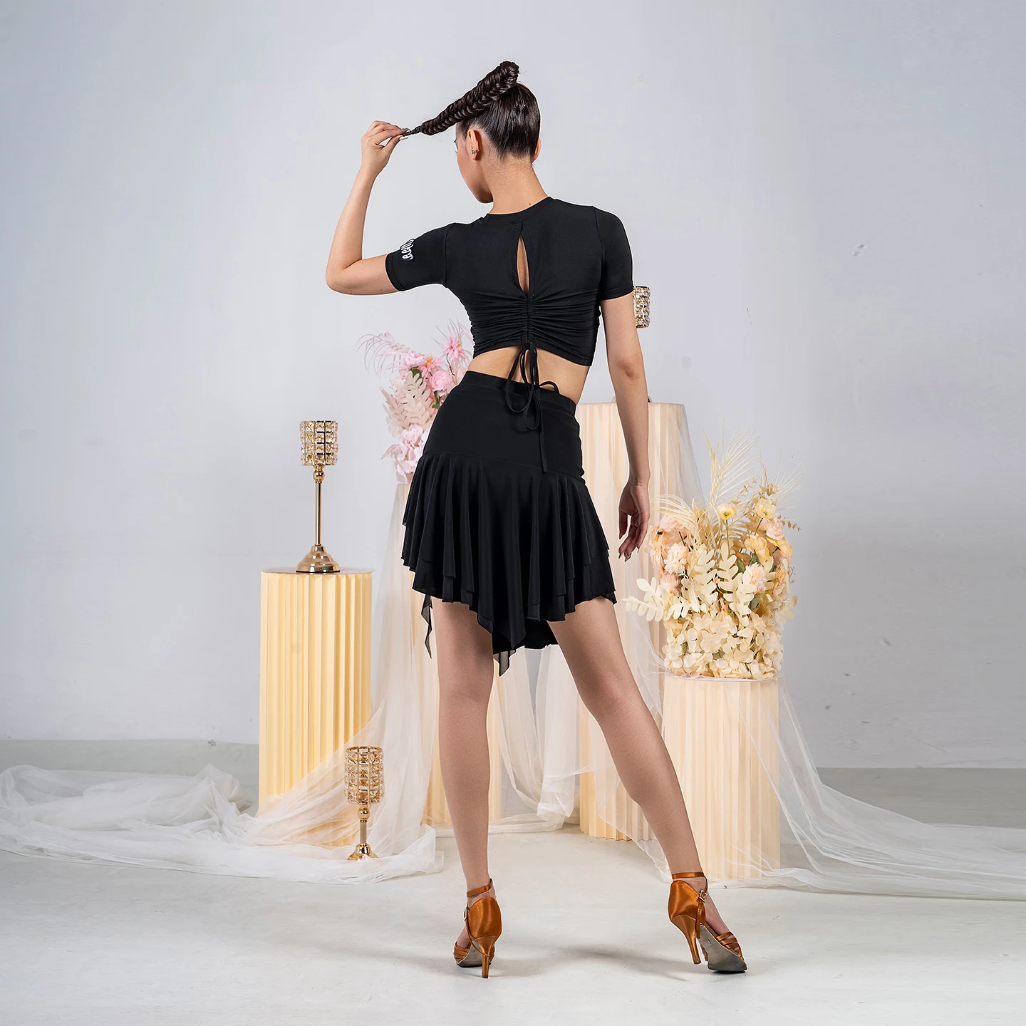 Nouveaux vêtements de danse latine femmes hauts noirs jupe adulte manches courtes vêtements d'entraînement Rumba Salsa danse vêtements d'entraînement DNV23883