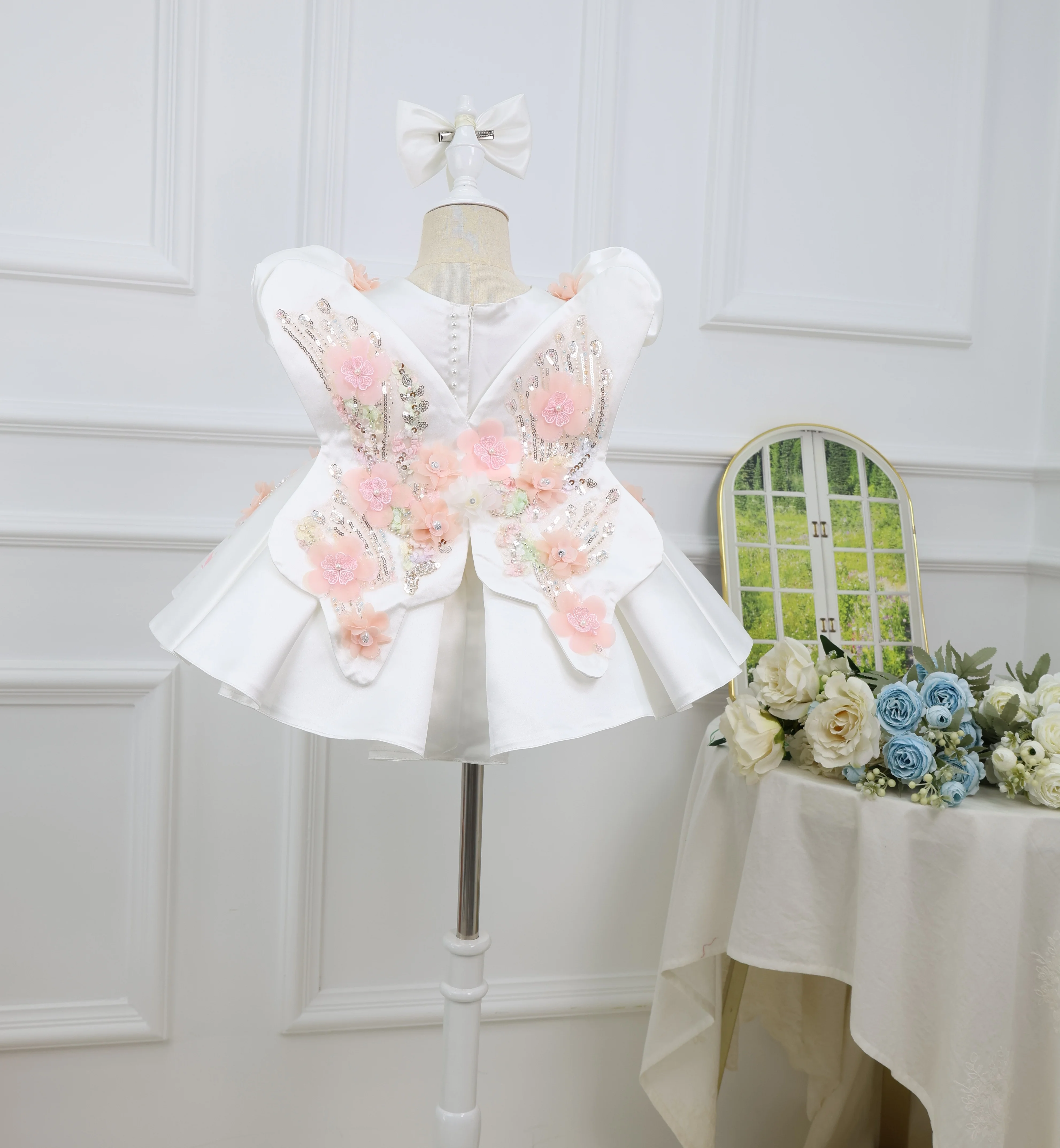 Toddler Baby Girl First Birthday Dress White Satin Embroidered Princess Dress Suitable for Prom Evening Dress Pageant Dress
