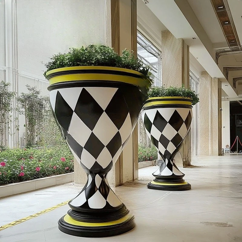 FRP large geometric pattern flower pot, decorative flower ware at the entrance of shopping malls and hotels