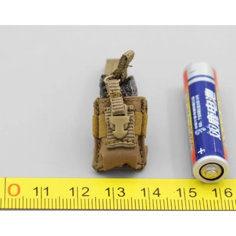 

ES 26066 1/6 Scale Radio Bag Model for 12'' Male Russian Soldier SSO