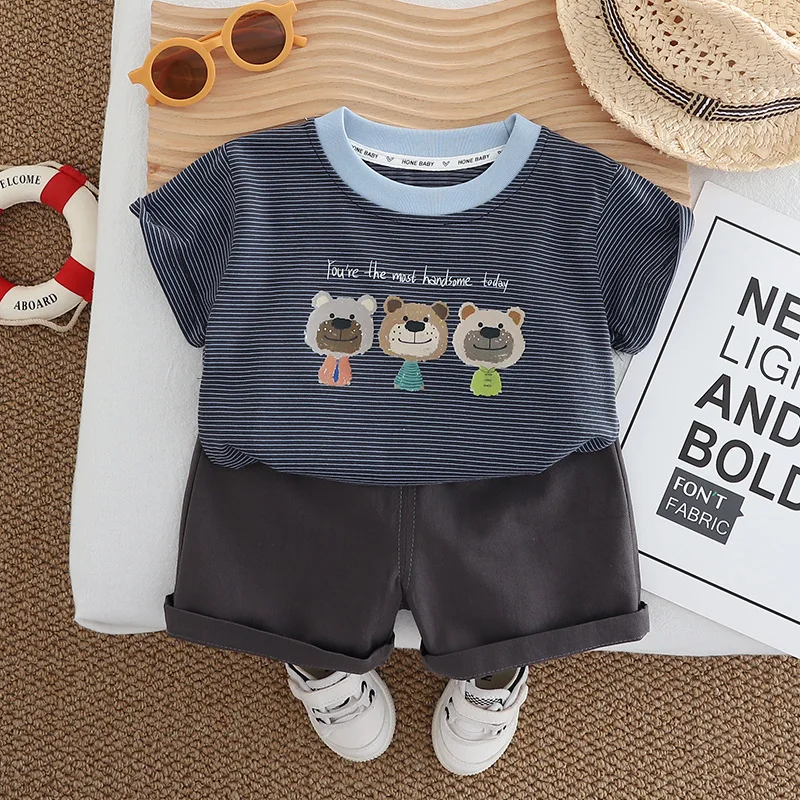 

Одежда унисекс для маленьких мальчиков и девочек, летние наряды для малышей, милые футболки с короткими рукавами и принтом в полоску с героями мультфильмов + шорты, детский костюм