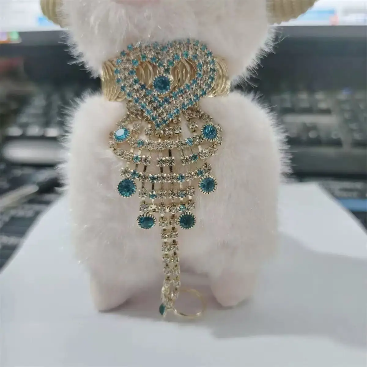 pulseira-decorativa-elegante-com-design-de-ovelha-e-camelo-acessorios-criativos-com-borlas-para-mulheres-pecas-de-joalheria