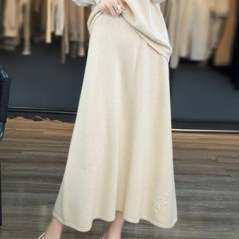 Cashmere Skirt with Chinese Embroidery, Elegant Style, A-word, Slim, Joker Fashion, Knit Skirt, A Flower, Heavy Industry, New