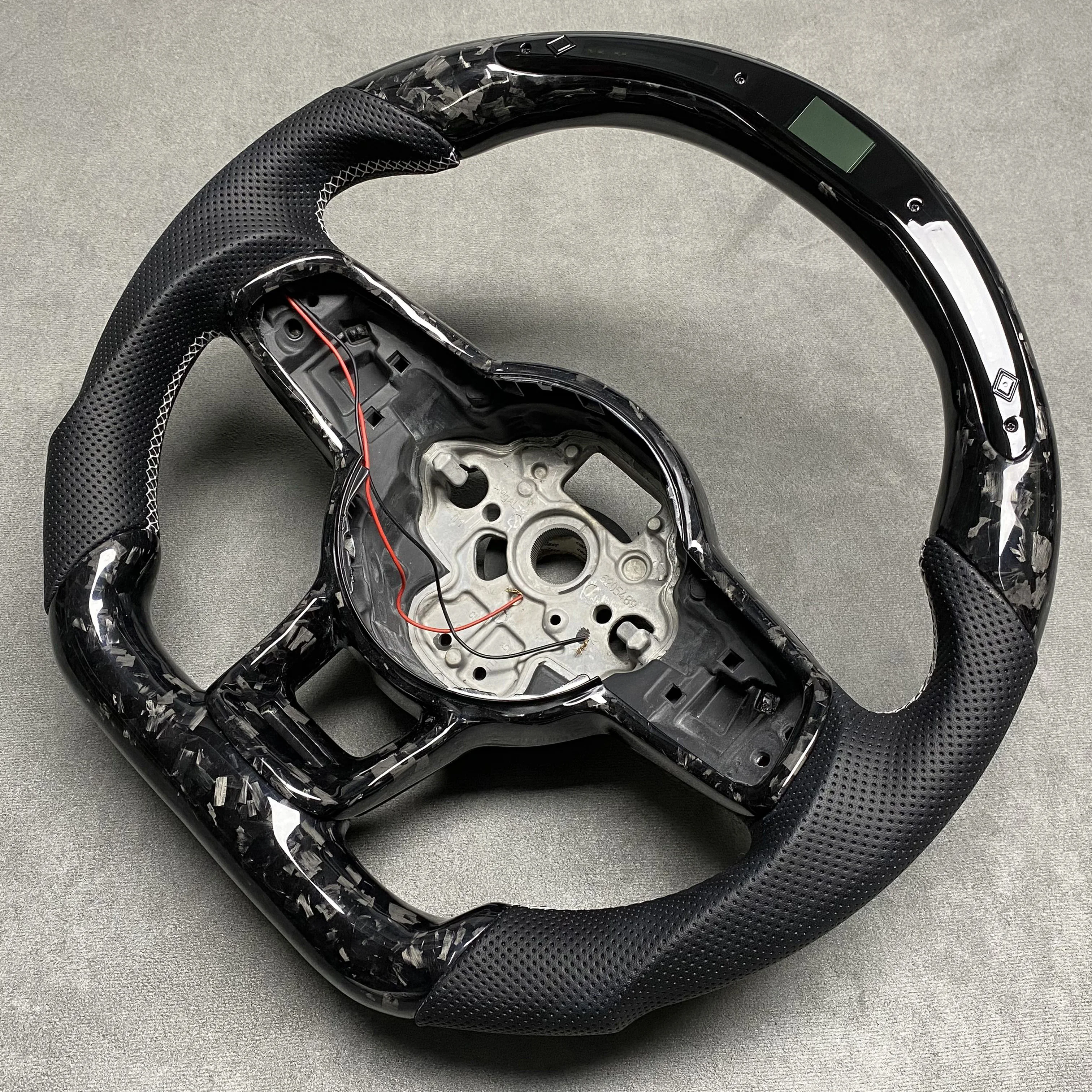 For Volkswagen VW Golf MK7 R GTI GTD GTE Polo GTI Scirocco 2015 2016 T-ROC Tiguan Custom Carbon Fiber Steering Wheel