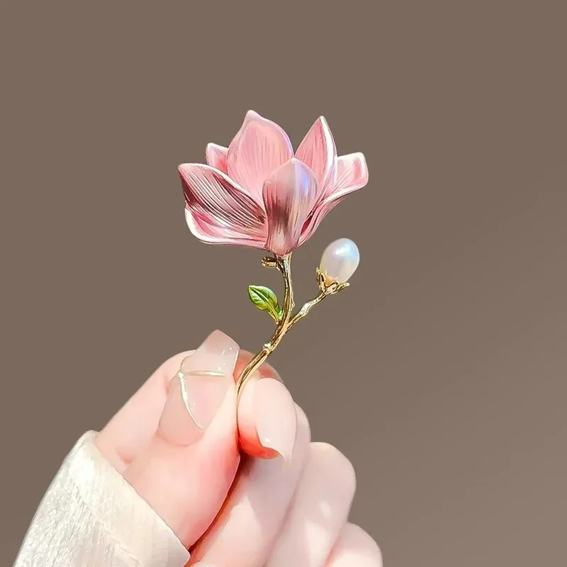 Cute Pink Magnolia Flower Brooches for Women Girls Elegant Enamel Pearl Flower Plant Brooch Office Y2K Party Jewelry Accessories