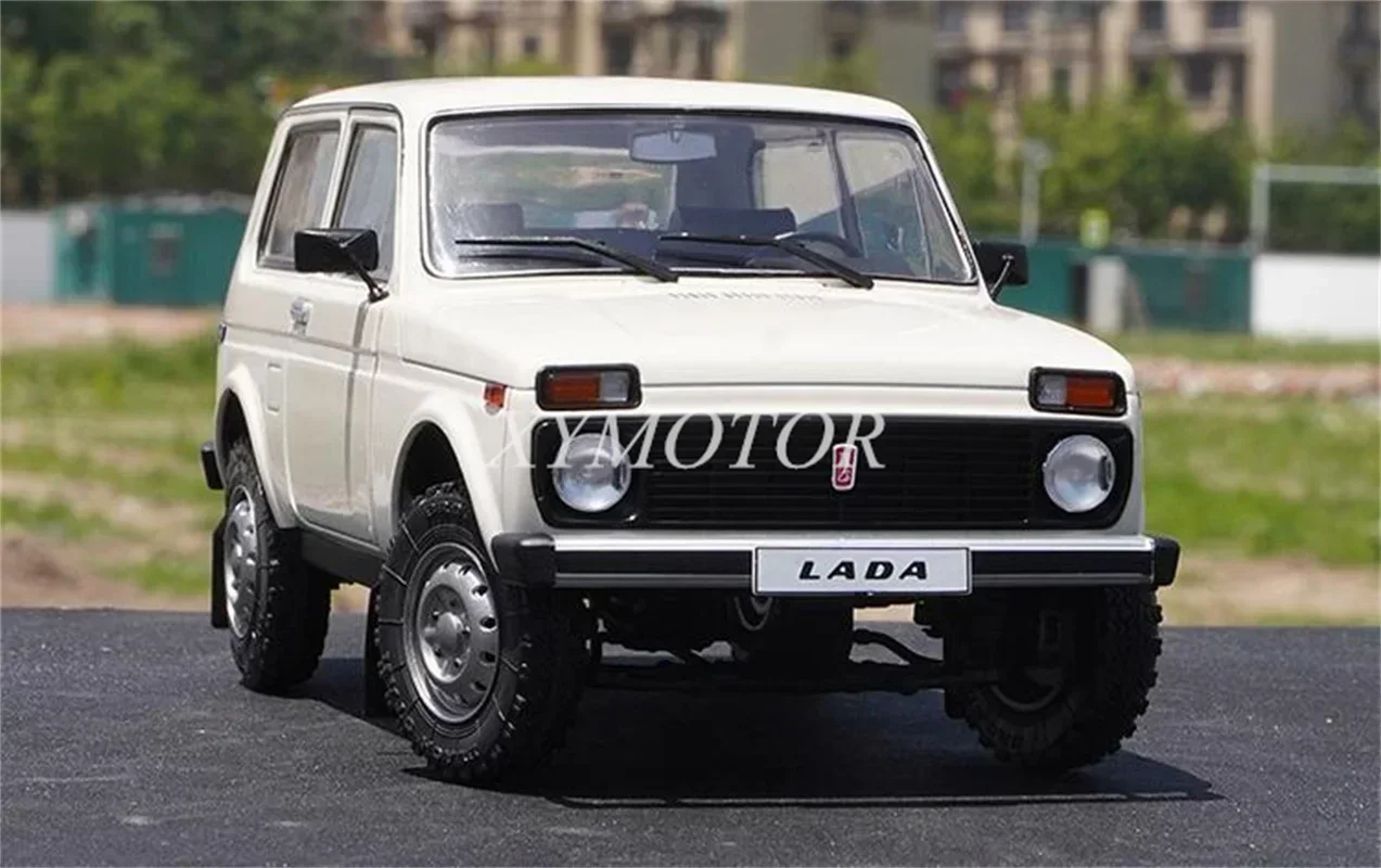 1/18 For Solidos LADA NIVA SUV Jeep Metal Diecast Model Car Toys Gifts Hobby Display Gray/White Ornaments Collection