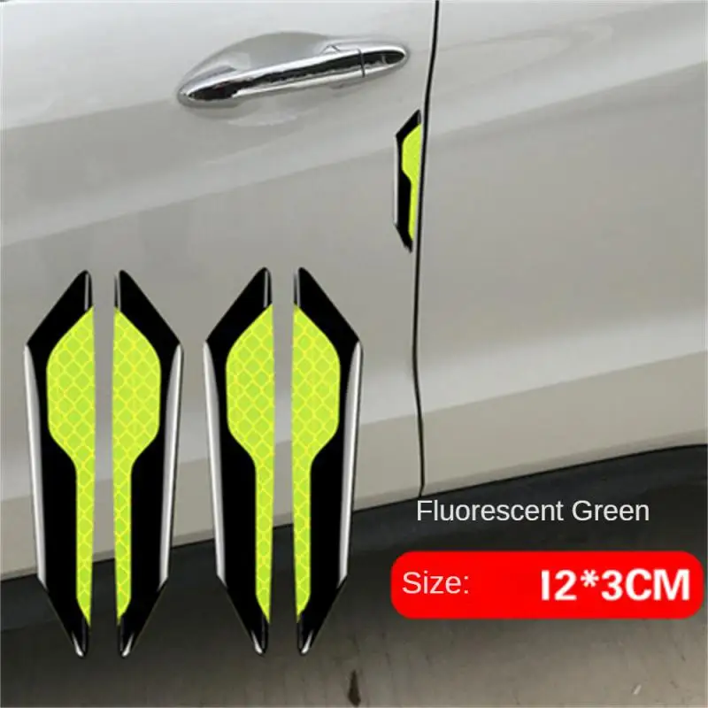 Stiker dekorasi pintu mobil, stiker pintu mobil Anti tabrakan, Strip Anti gores, stiker peringatan reflektif, serat karbon, stiker dekorasi Universal