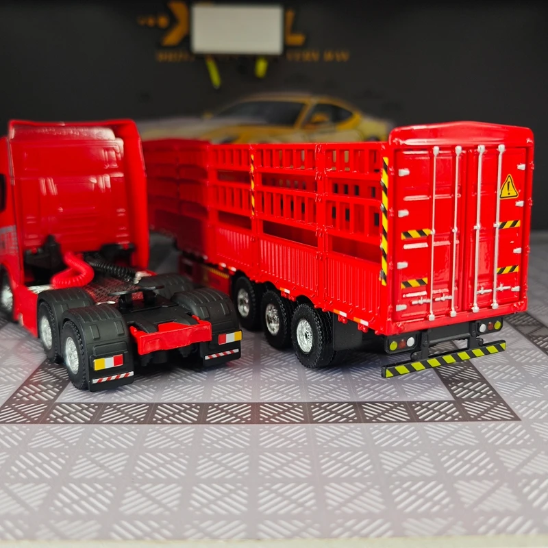 1:50 Simulated all alloy sliding Scania high rail transport vehicle model with doors that can be opened to tow heavy trucks