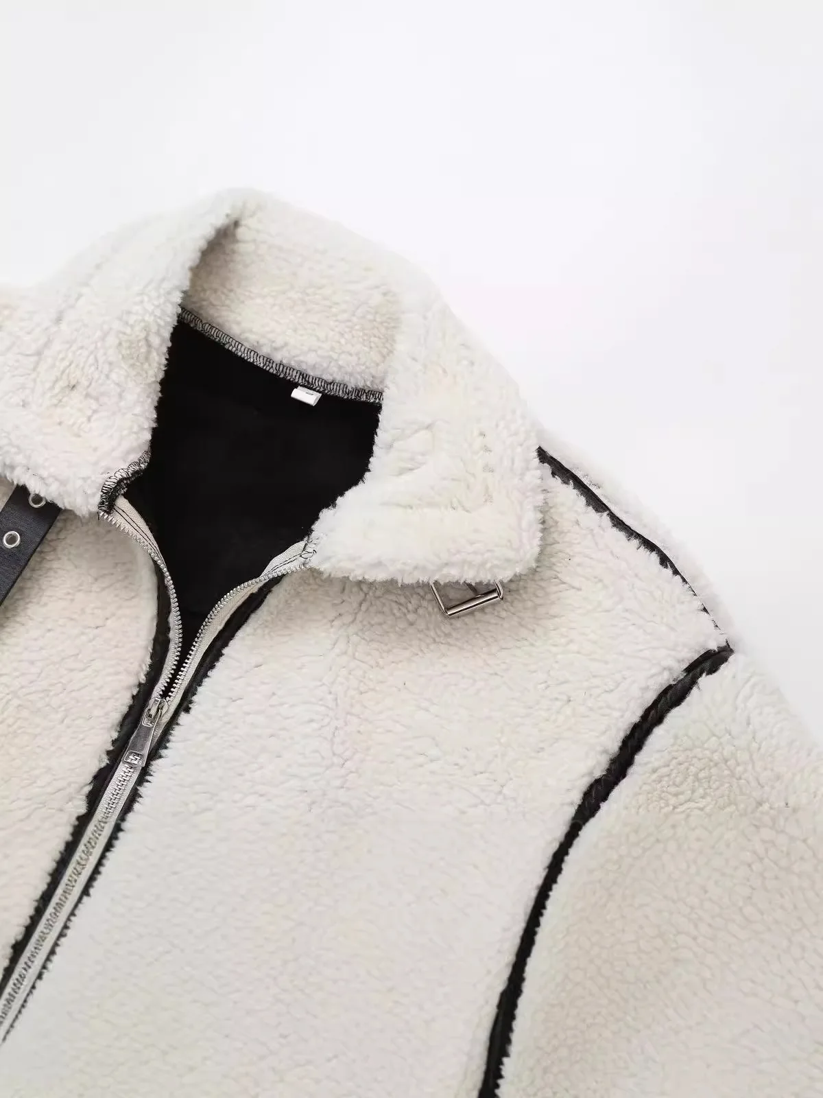 الخريف الجديد Dameskleding Europe en Americananse Stijl عادية Bont Een Stuk Lamswol التباين كليور Pluche Warme Jas