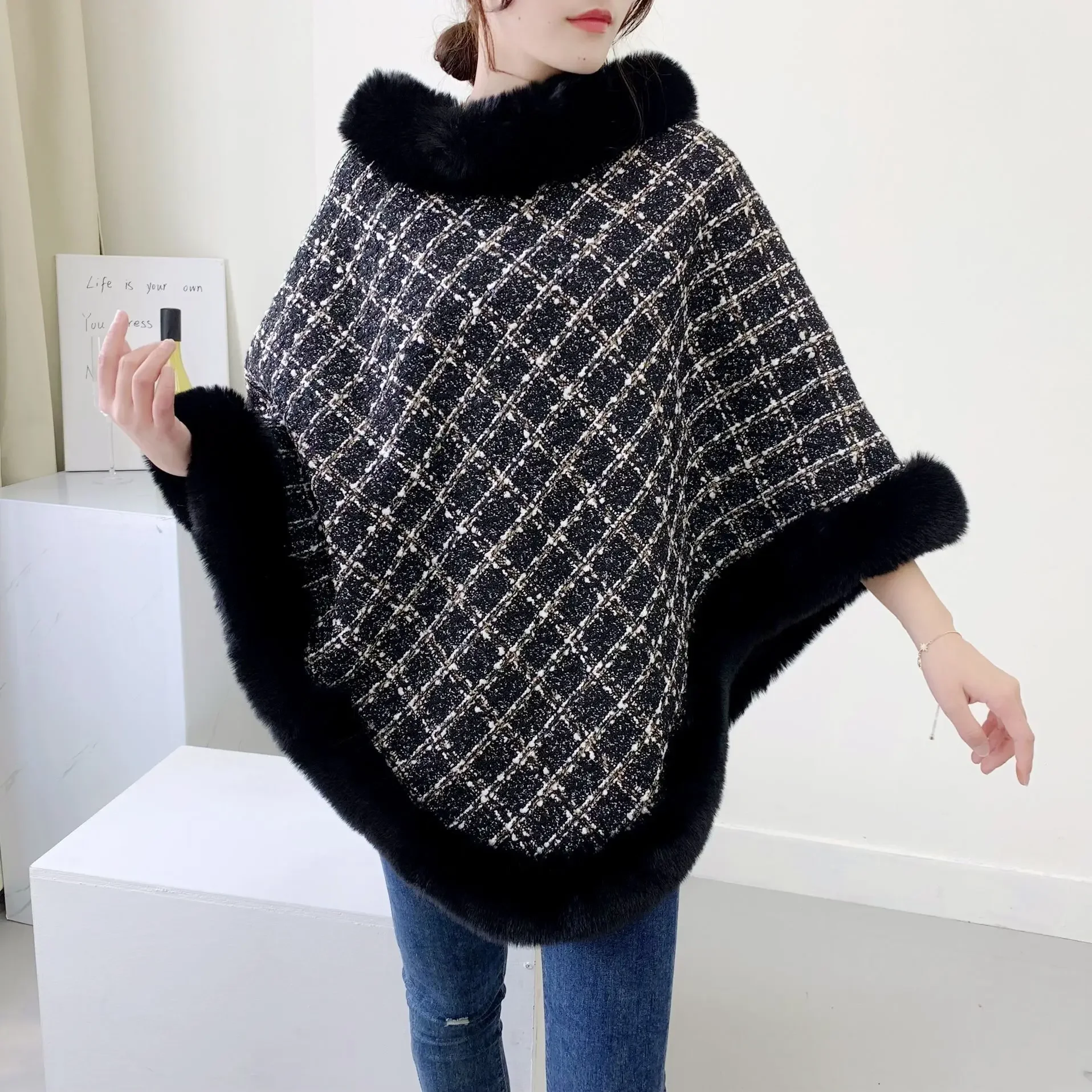 

New Autumn Winter Round Collar Ponchos Over Coat for Women Loose-fitting Plaid Capes Pullover Shawl Female Casual Cloak T249