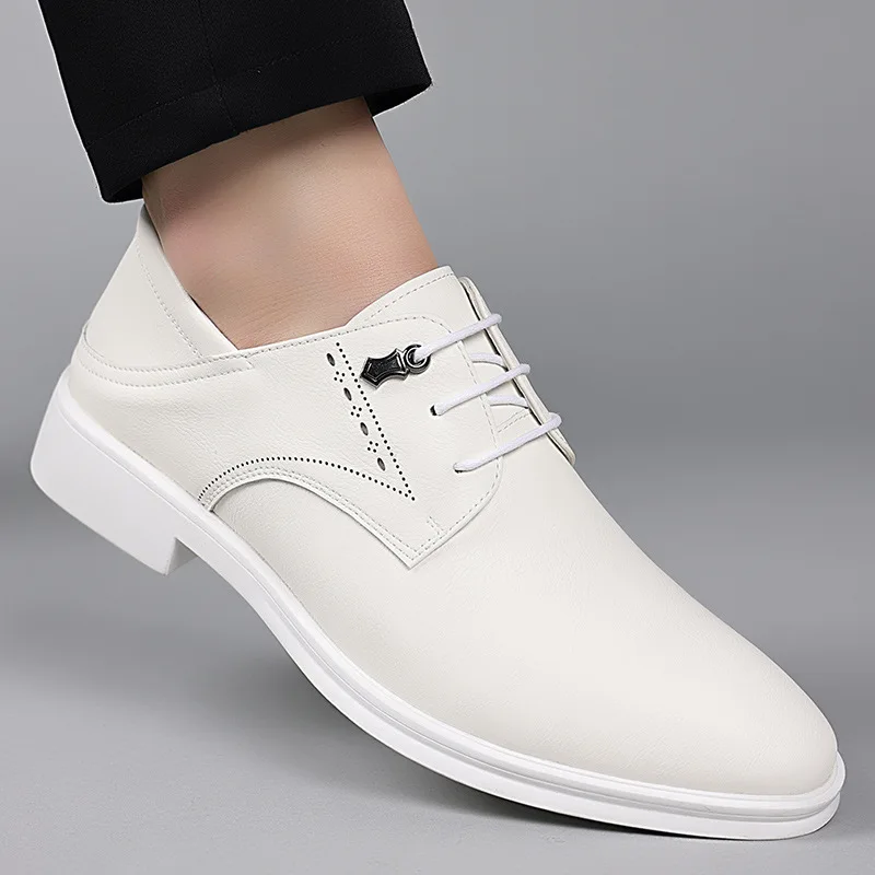 Sapatos masculinos de couro para jovens, vestido novo em preto e branco, moda britânica, primavera e outono, 2024