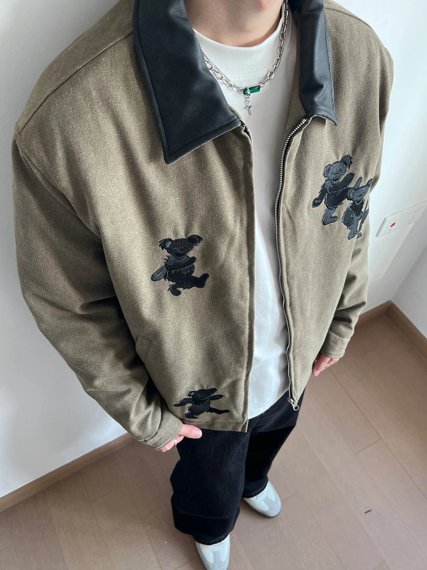 

UN American Retro Dancing Bear Embroidery Cotton Jaet Men Winter Fur Collar Splicing Design High ade Jaet