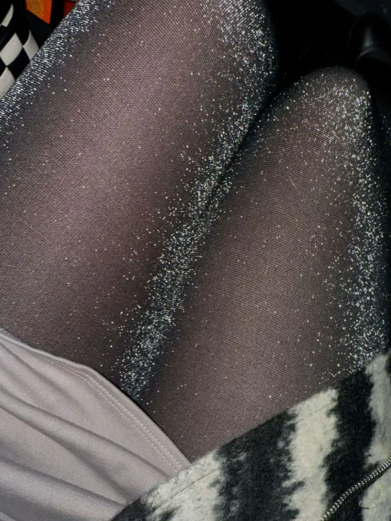 

Women‘s Silver Glitter Pantyhose Snag-Resistant Stretchy Tights Dazzling Sexy Hosiery for Party Nights and Festive Celebrations