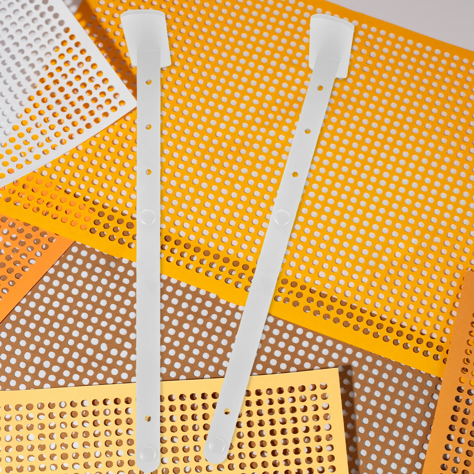 

2Pcs Adjustable Pegboard Desk Stand Table Top Display Rack Brackets Organizer Office Panel Support Pegboard Panel Support