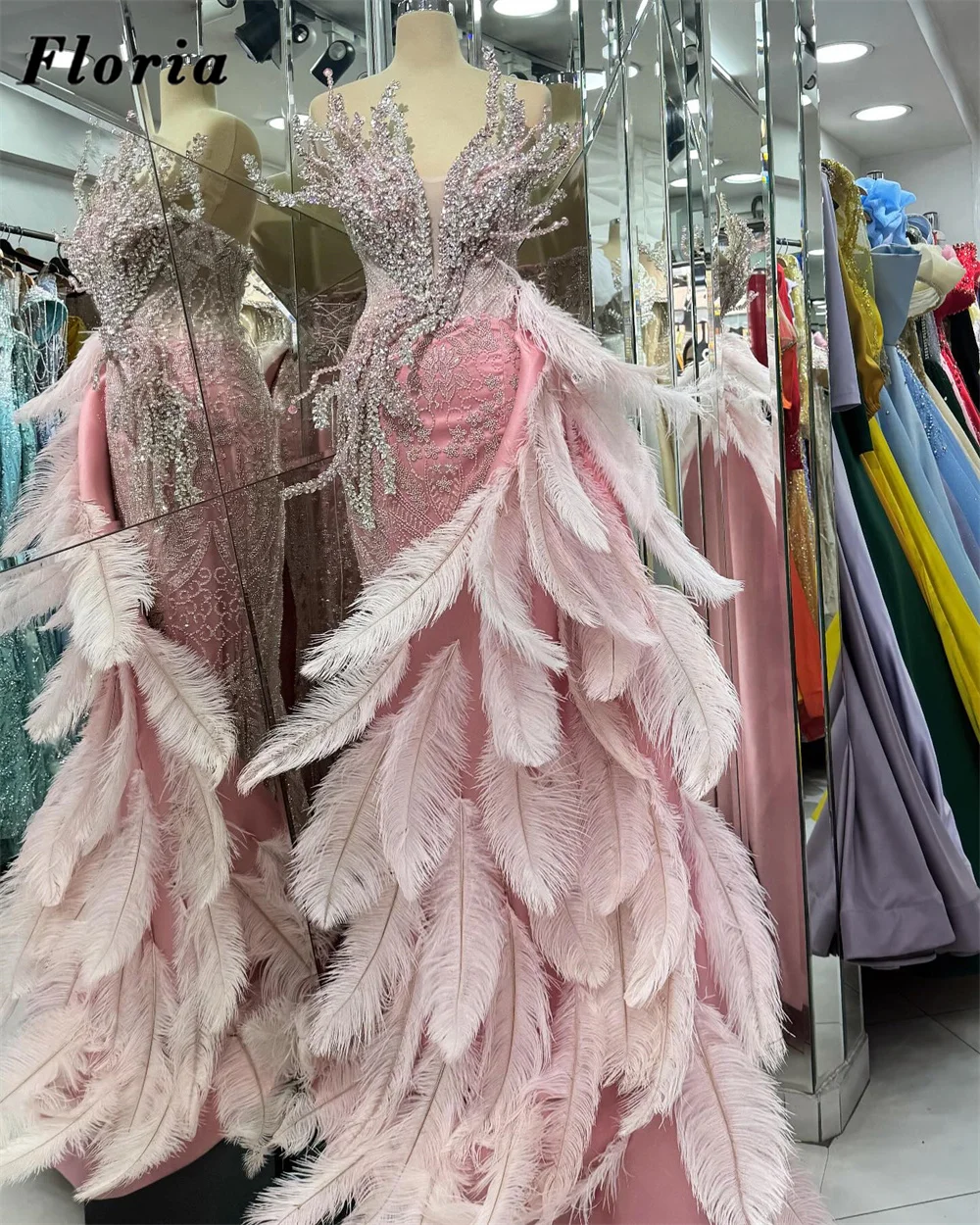 

Fashionable Pink Beading Evening Dresses Arabic Long Sleeves Prom Dress With Feathers Train Customized Engagement Party Gowns