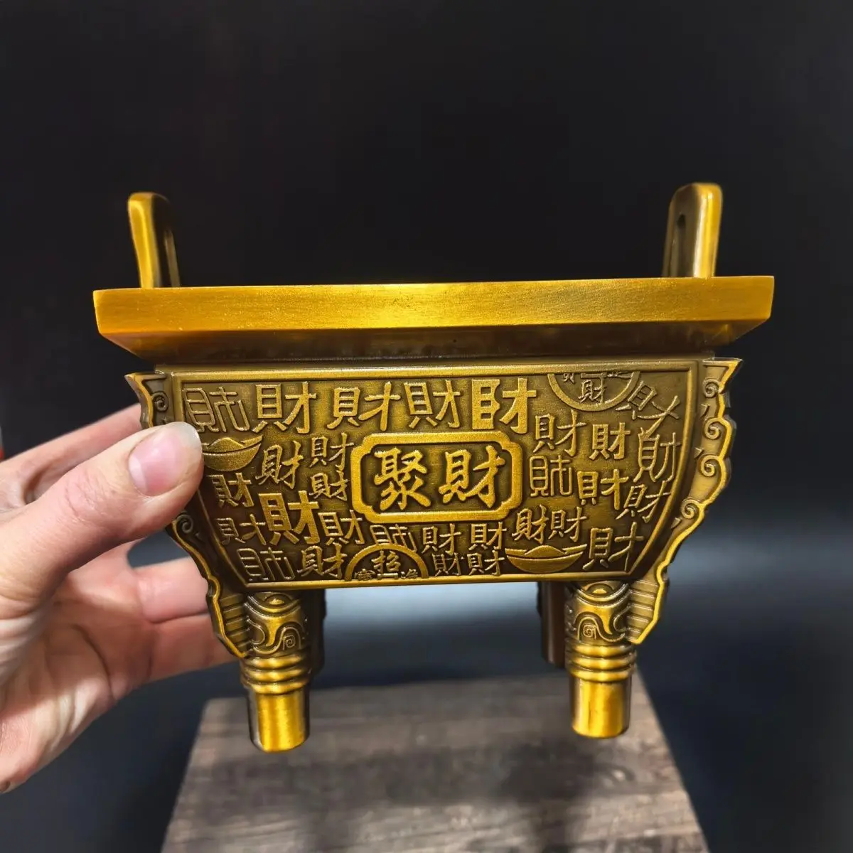 

Square tripod gathering wealth Incense Burner Statue for Tea Home Decor Ornaments