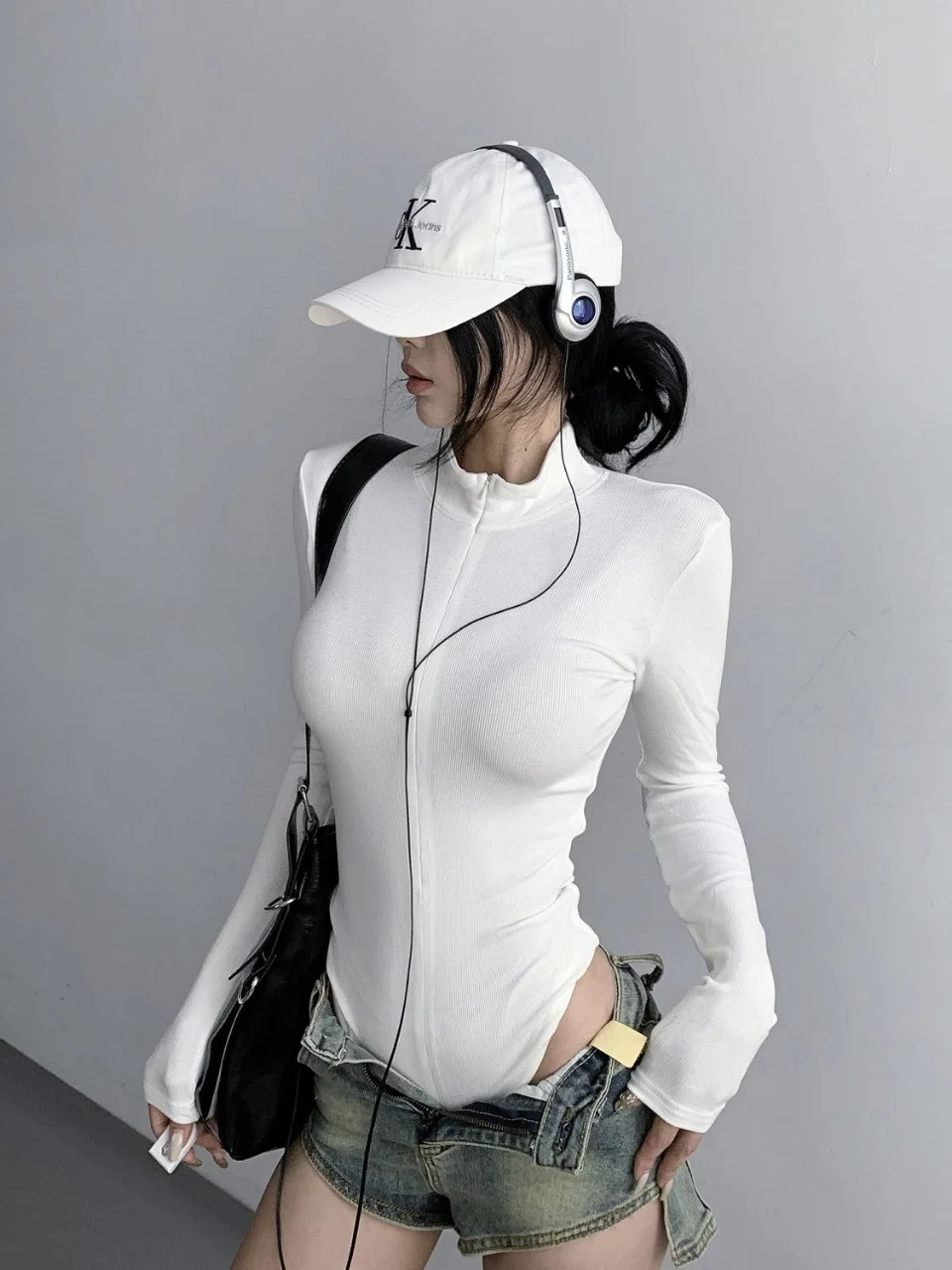 

American solid color high waist hollow out long sleeved women's T-shirt autumn and winter spicy girl sexy one-piece women's top