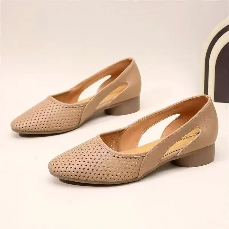 Sandalias de cuero para mujer con tacón bajo y punta redonda, novedad de verano, suela suave, transpirables, de calzado fácil, ligeras, para el día a día, color nude.