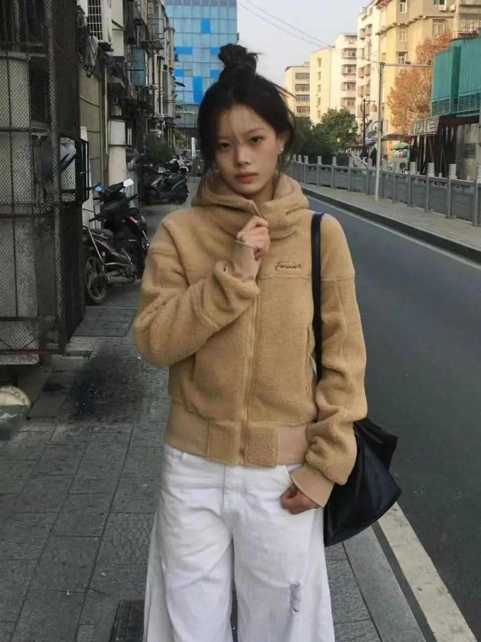 

Американское ретро-пальто из овечьего вельвета, короткое, женское, осенне-зимнее, новое, свободное, утепленное, с капюшоном, в американском стиле