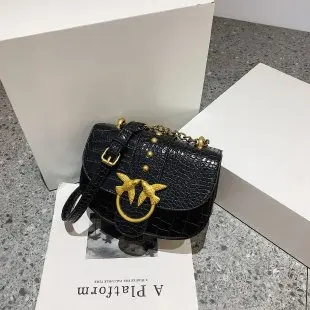 

Женская сумка-мессенджер с шипами, кошелек через плечо из натуральной кожи, шикарная острая байкерская сумка с заклепками, сумка в винтажном стиле