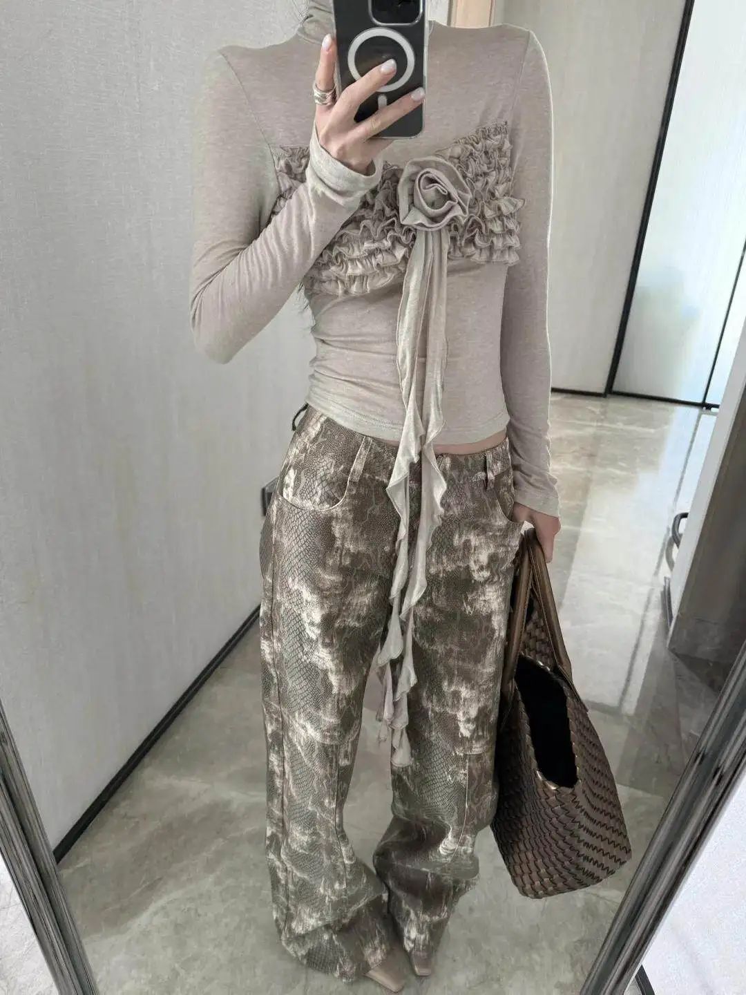 Women Grey Torn T-shirt Harajuku Korean Y2k Tees Top Vintage 90s Aesthetic Long Sleeve T-shirt 2000s Trashy Fashion Clothes