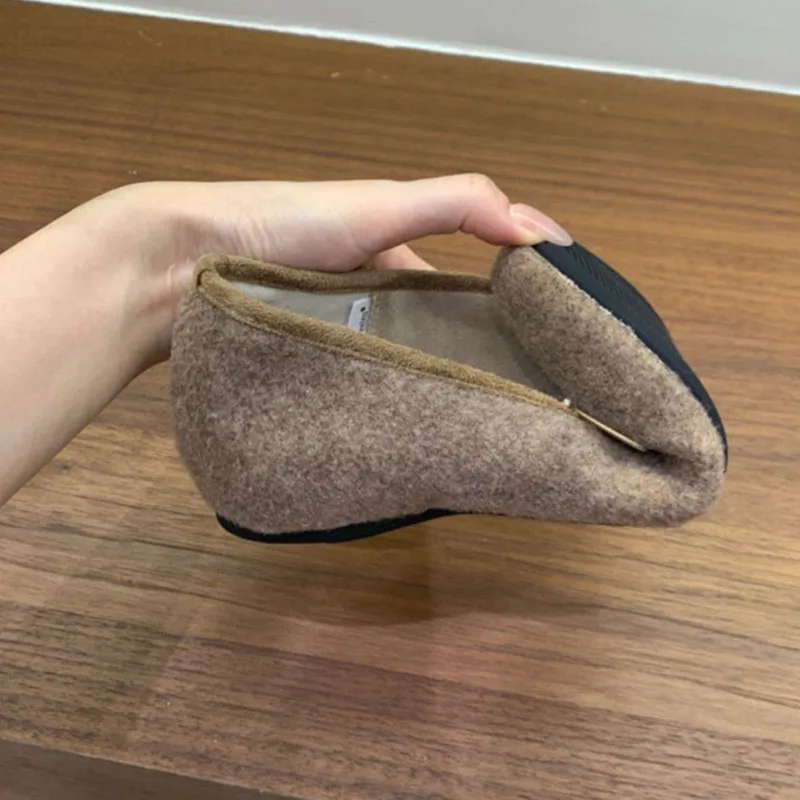 Neue Herbst-Winter-Mode: Pelz-Ballerinas für Damen, warme Slip-On-Schuhe mit runder Zehenpartie, flache Damenschuhe mit Schmetterlingsknoten und Plüschfutter. – Detail 4