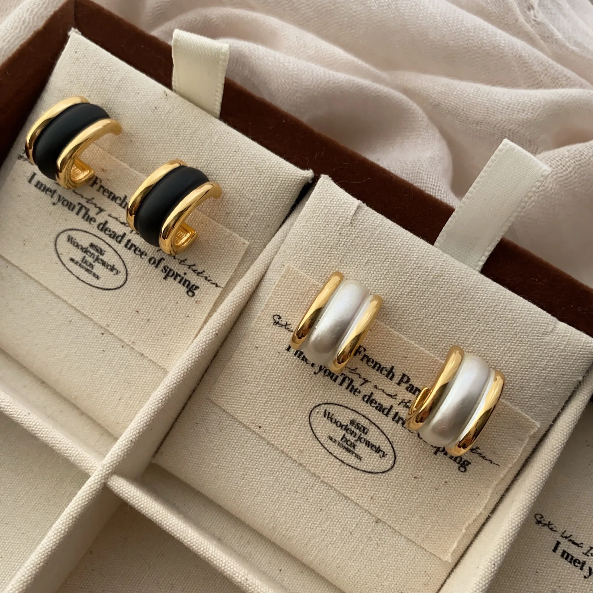 

Korean Fashion Exquisite Elegant Copper Matal Stud Earrings Vintage Oil Drop Geometry Advanced Wedding Jewelry Daily Wear