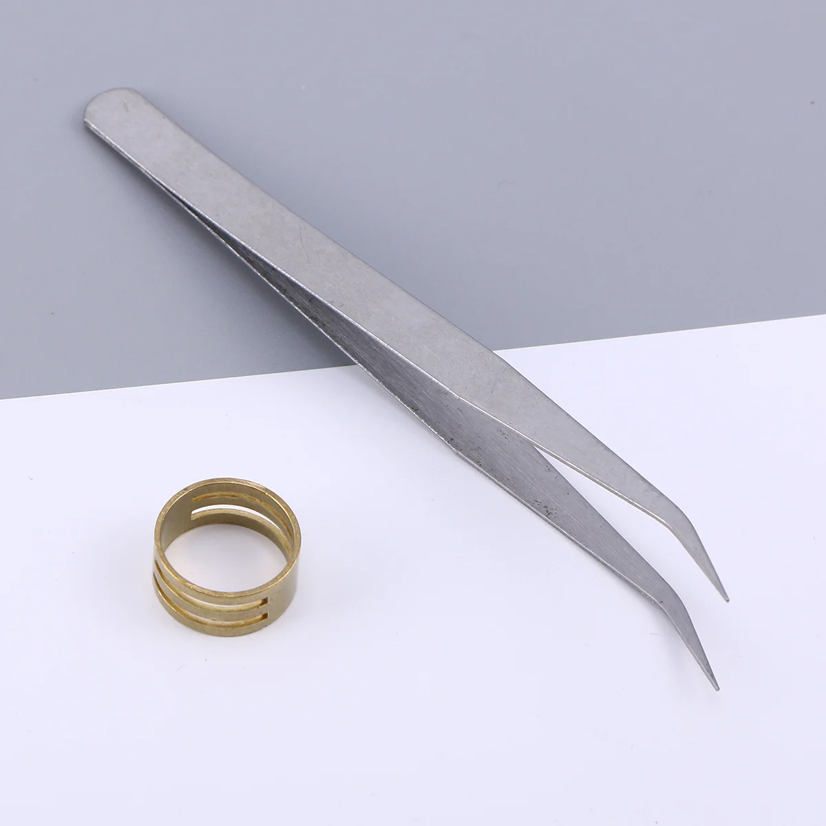 

1200pcs Jewelry Findings Kit 12 Grids Silver Gold Opening Jump Rings Lobster Clasps Pins Eye Needles Plier Tools Craft