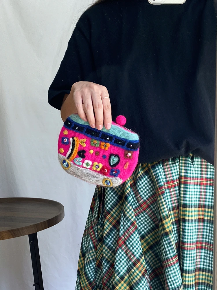 Portamonete animale in pura feltro di lana fatto a mano creativo Simpatico design di ippopotamo Idea regalo festosa Borsa di lana unica con scarto zero