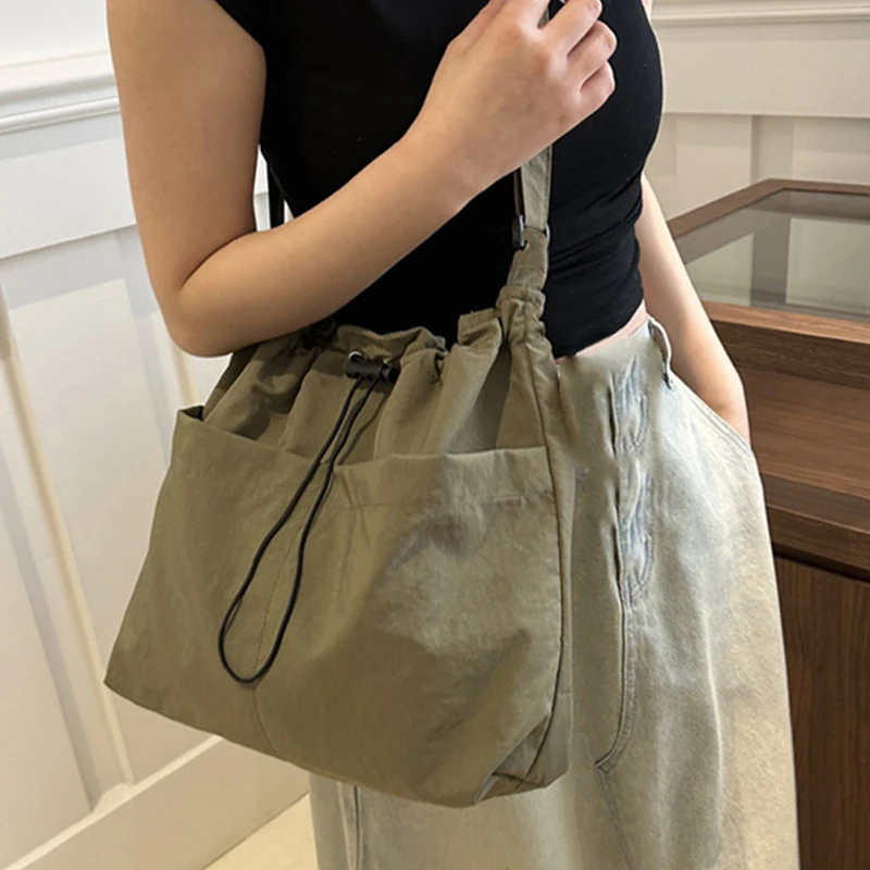 

Fashion Drawstring Shoulder Bag Travel Casual Nylon Tote Bag Large Capacity Waterproof Crossbody Bucket Bag Women