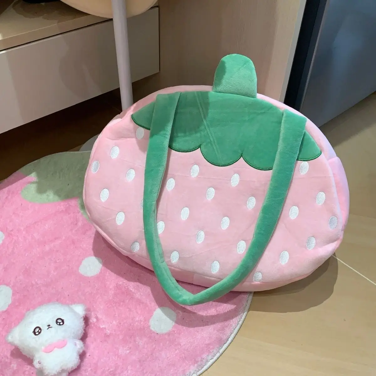 

Japanese Sweet Cute Strawberry Handbag Women Large Capacity Plush Shoulder Bag Ladies Daily Versatile Cartoon Crossbody Bag Chic