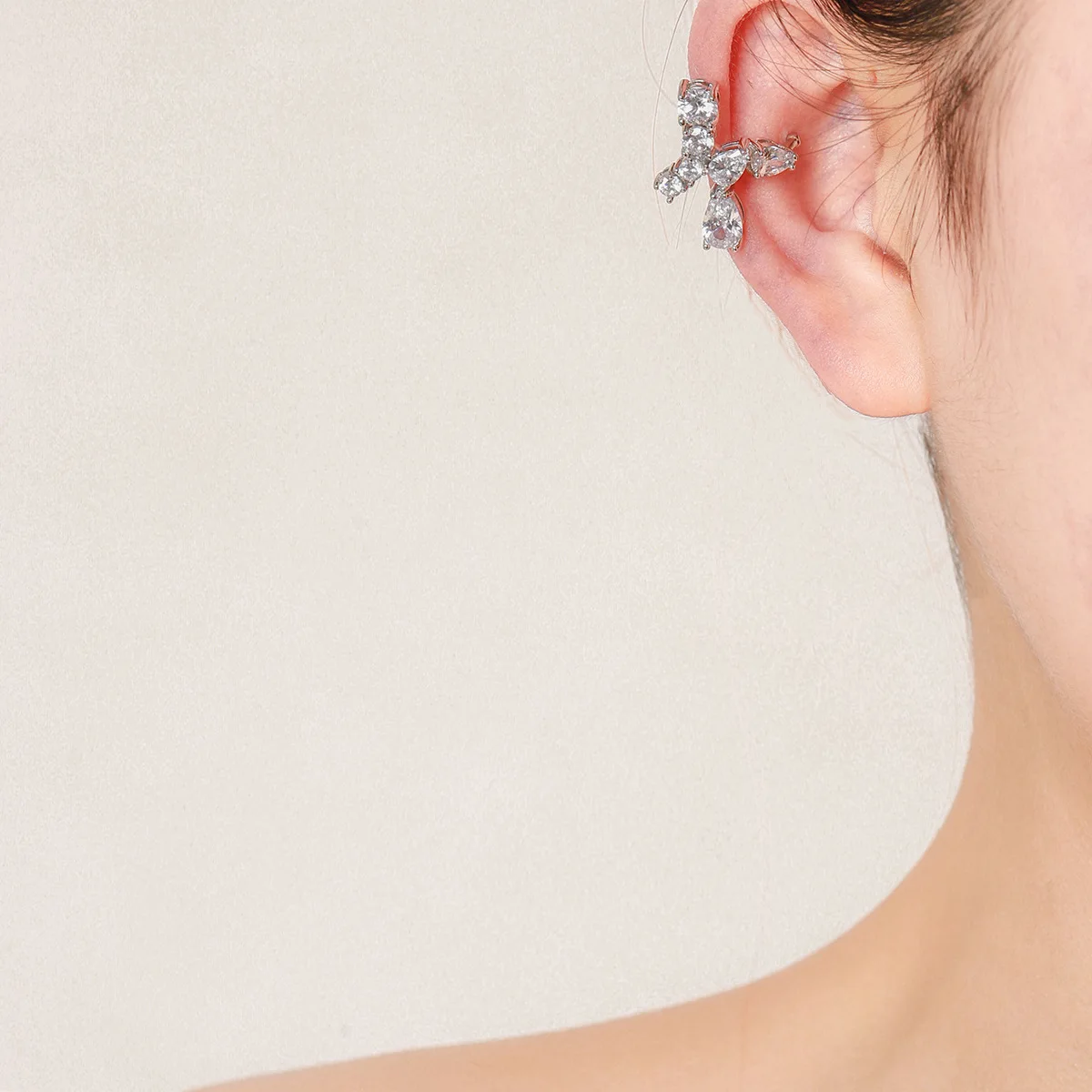 

Korean bow delicate unique charm stud earrings premium vibe BUTTERFLY girl ear clip accessory