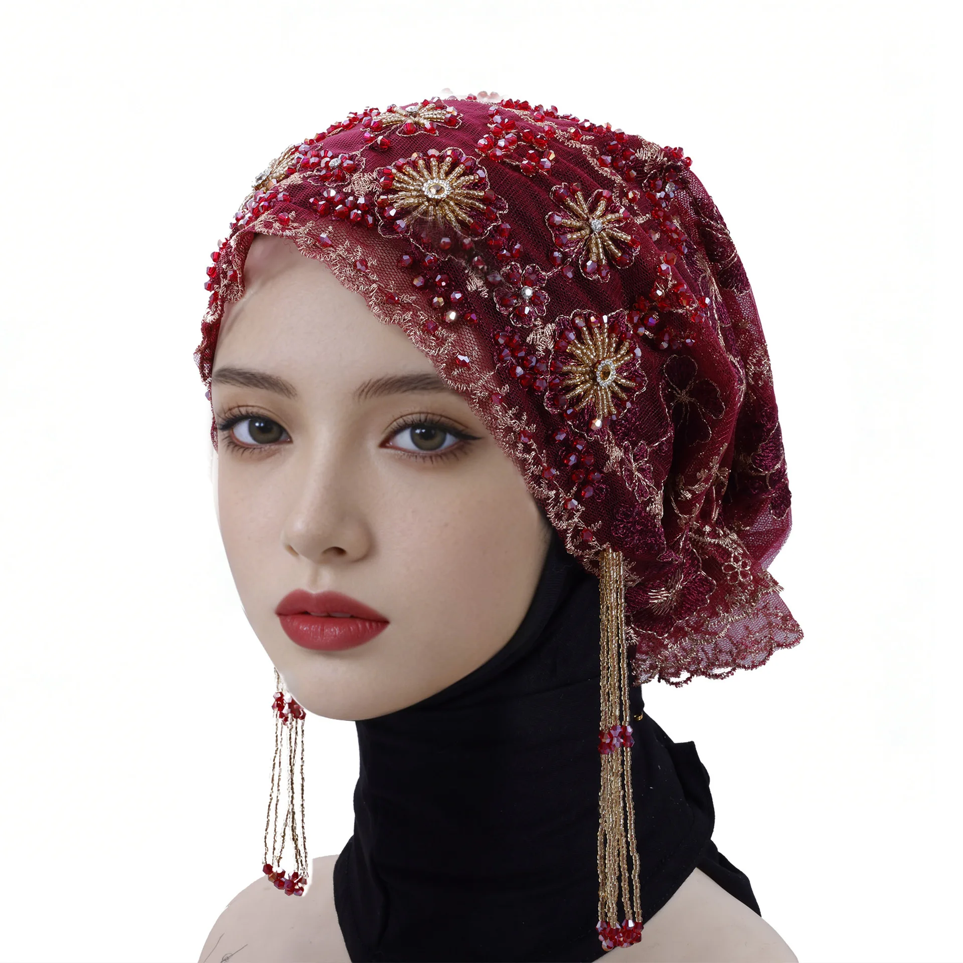 

2026 Luxury Women's Hat Hijabs Lace Fabric Bead Tassel Diamond Thread Embroidered Hats Red Outdoor Gorgeous Party Caps Head Wear