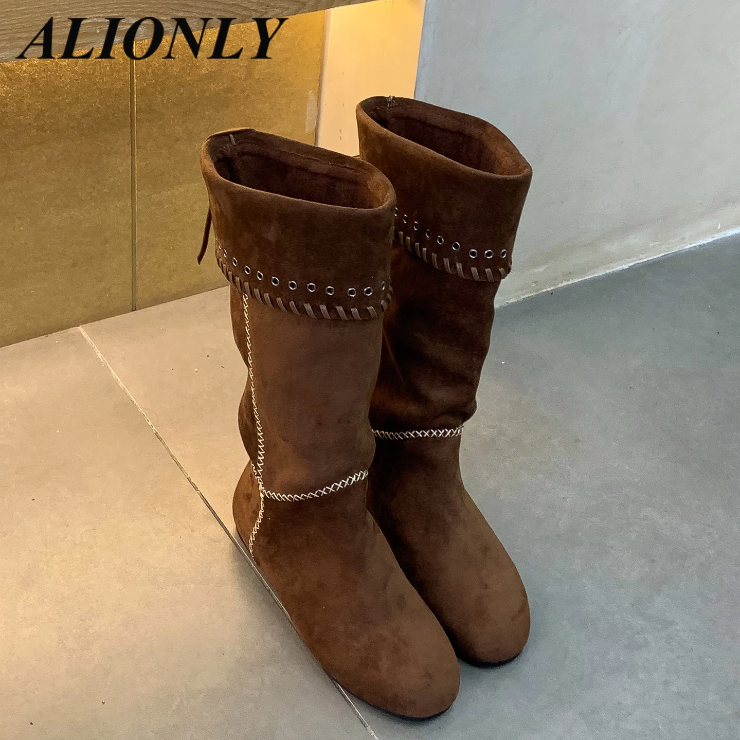

Alionly 2026 New Fashion Punk Style Cross-Strap Round Toe Knee High Boots Women Belt Buckle Zipper Square Heels Designer Shoes