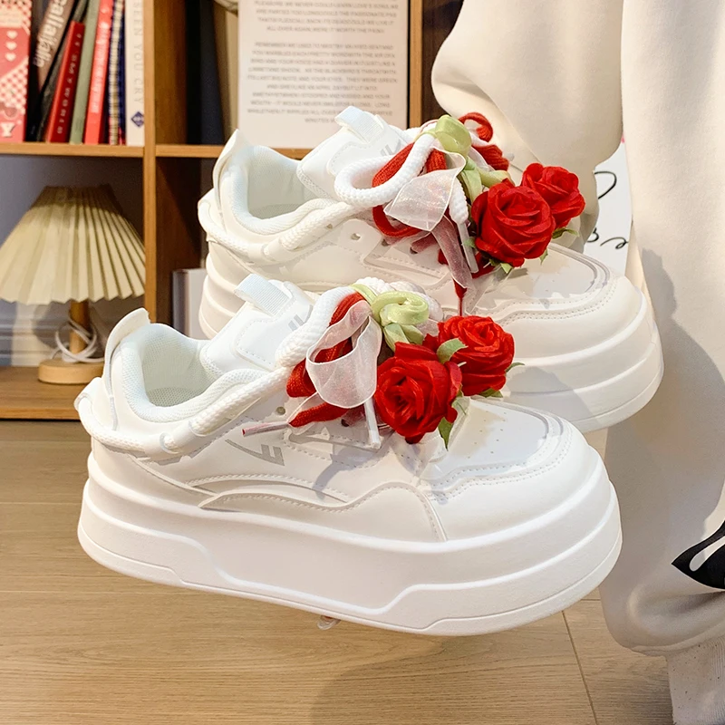 

Оригинальные туфли на толстой подошве с красной розой, милые белые туфли в стиле Лолиты для девочек, милая студенческая повседневная обувь для кампуса