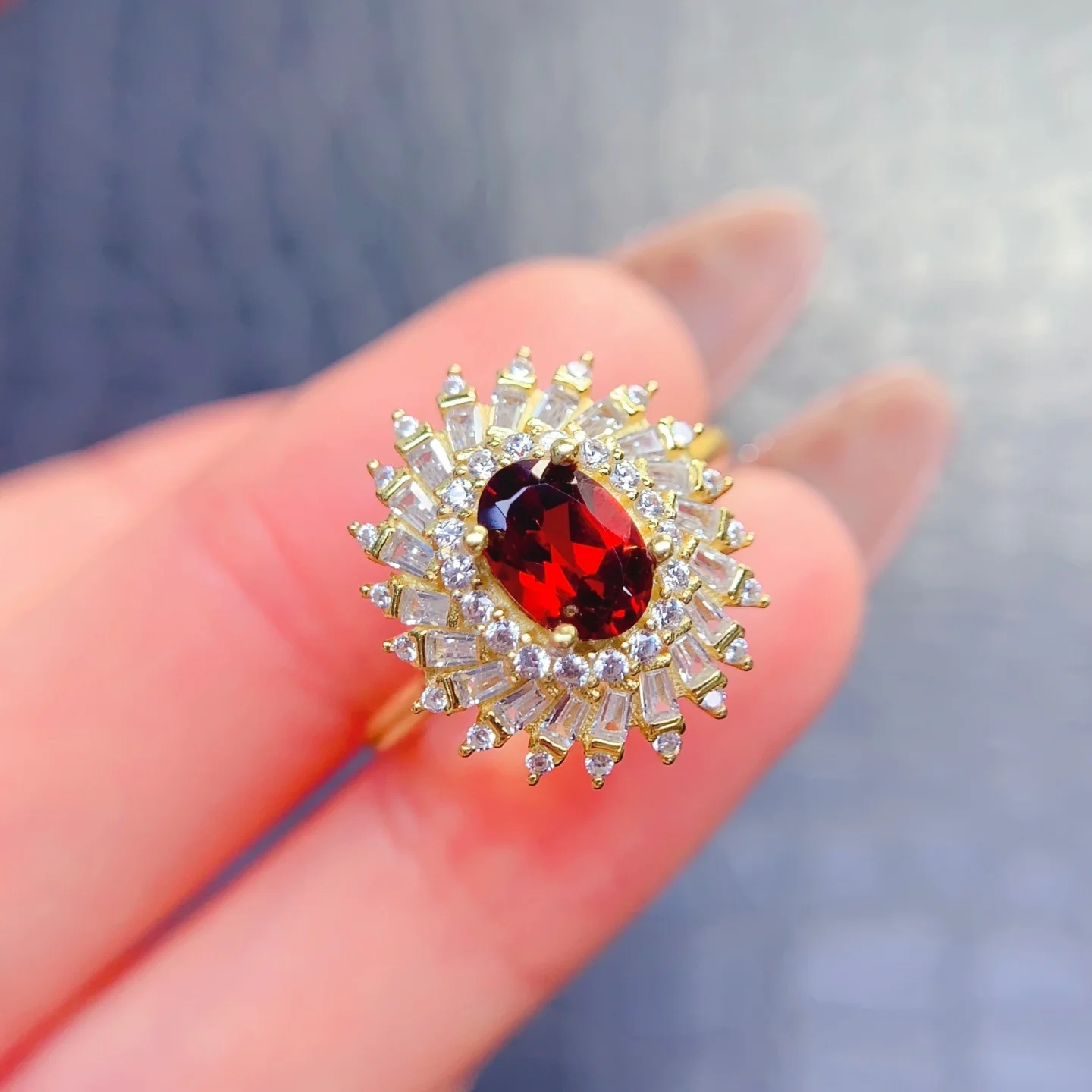 

New 925 silver garnet ring high-end versatile fashionable light luxury women
