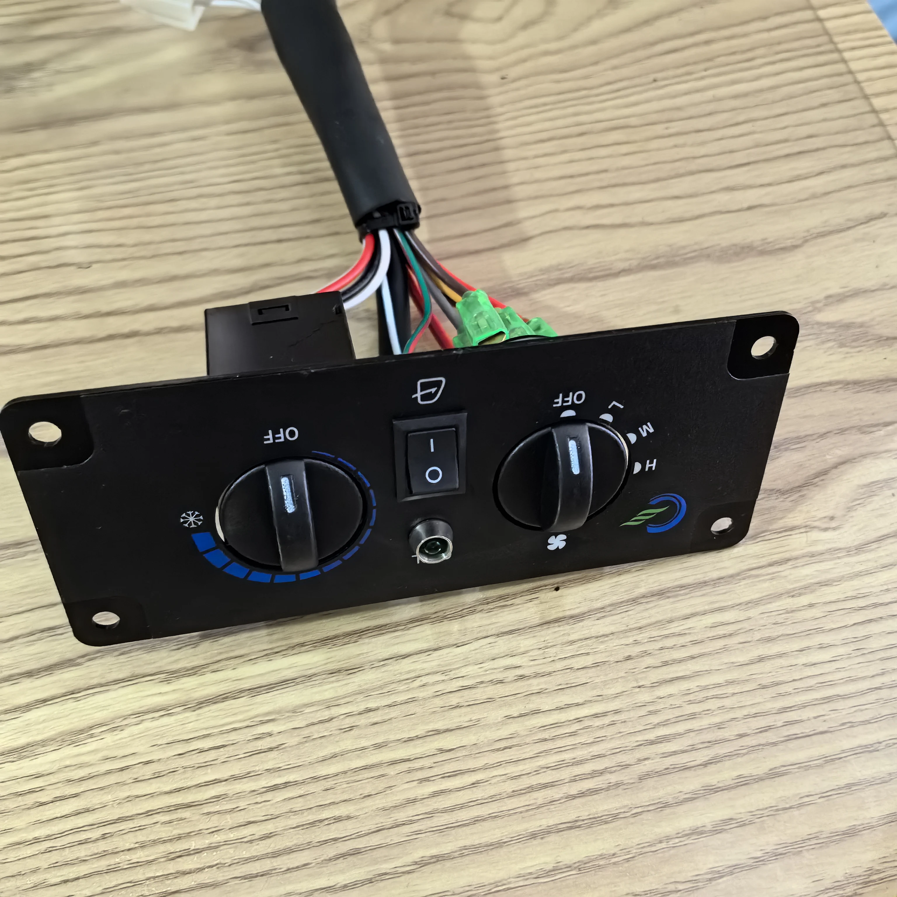 

Longgong 863N Forklift Air Conditioning Switch National 4 Longgong Loader Air Conditioning Panel Switch NB6138
