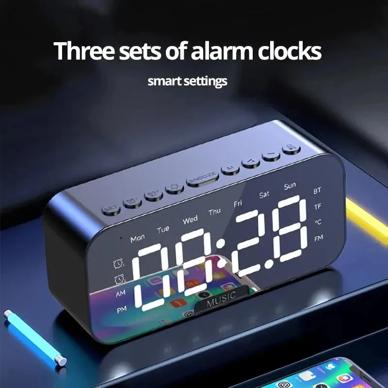 Reloj despertador digital LED: adecuado para decoración de dormitorio y oficina, con pantalla de temperatura y función de radio FM