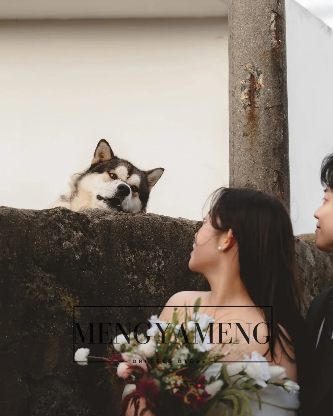 Zhuishu mini vestidos de casamento coreano sessão de fotos personalizado fora do ombro cetim vestido de noiva curto simples noiva auto casamento