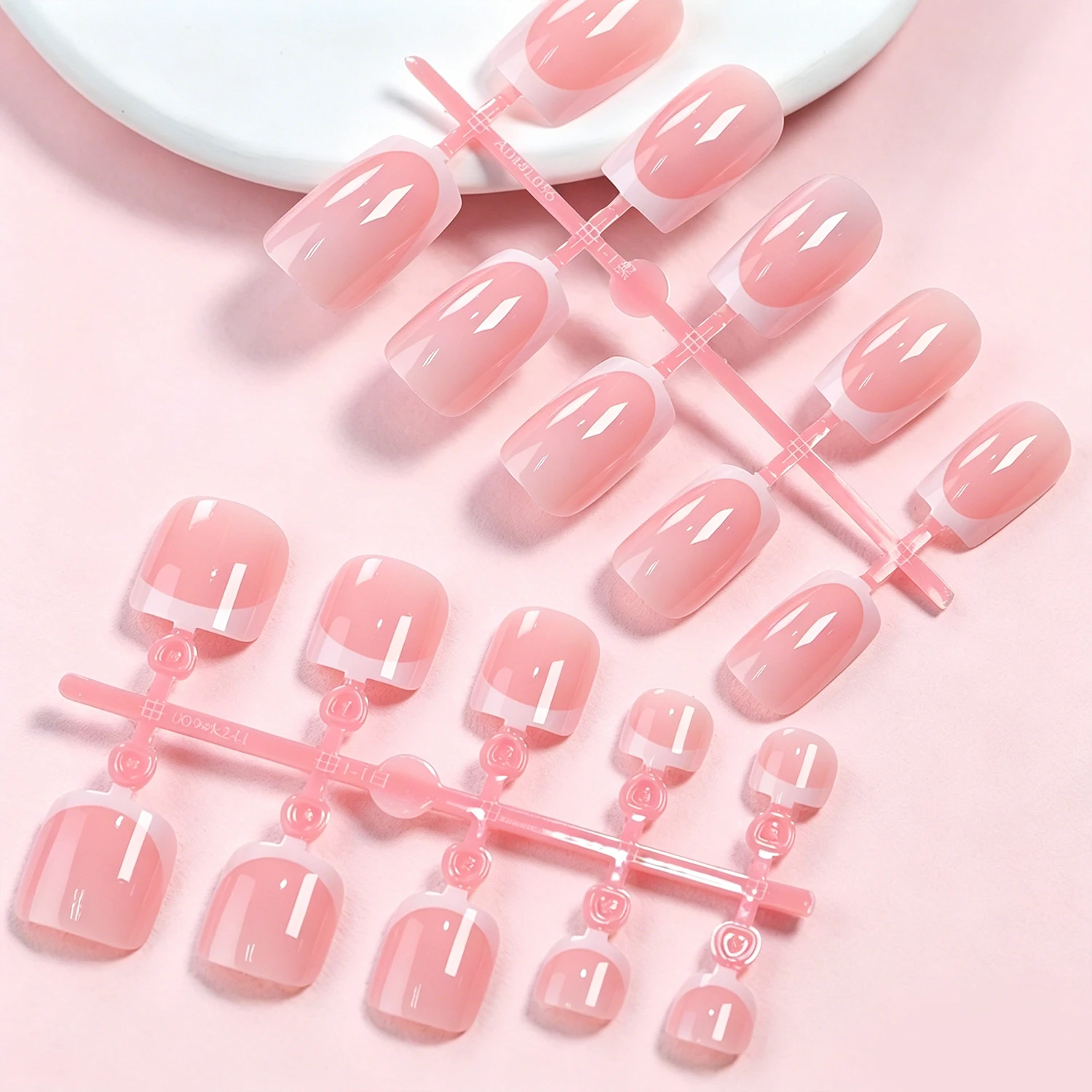 48 Stück Weiße French-Tip Aufklebenägel für Zehen und Finger, Kurze Quadratische Künstliche Hand- und Fußnägel, Glänzend Rosa, Tragbare Falsche Zehen- und Fingernägel – Detail 8