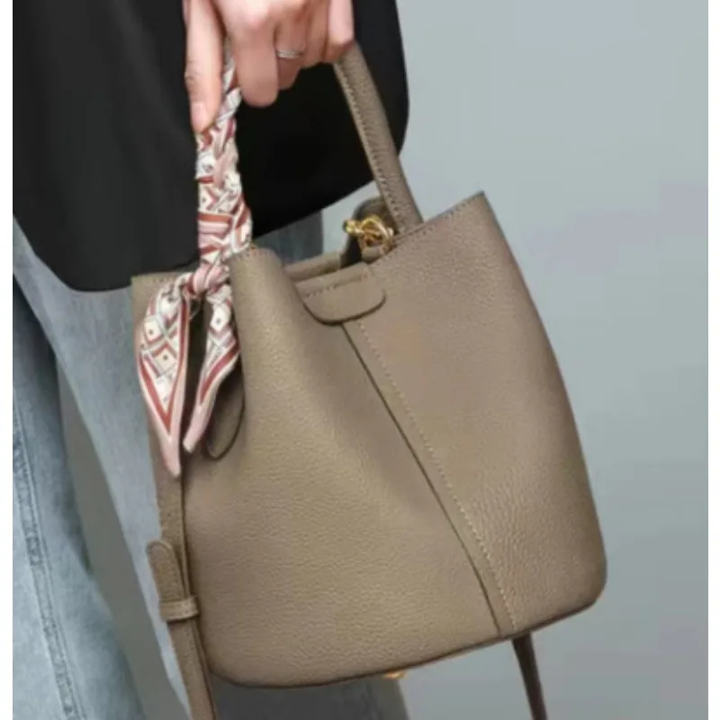 

2025 New Fashionable Commuter Versatile Bucket Bag for Women, Handheld Single Shoulder Cross Shoulder Small Bag