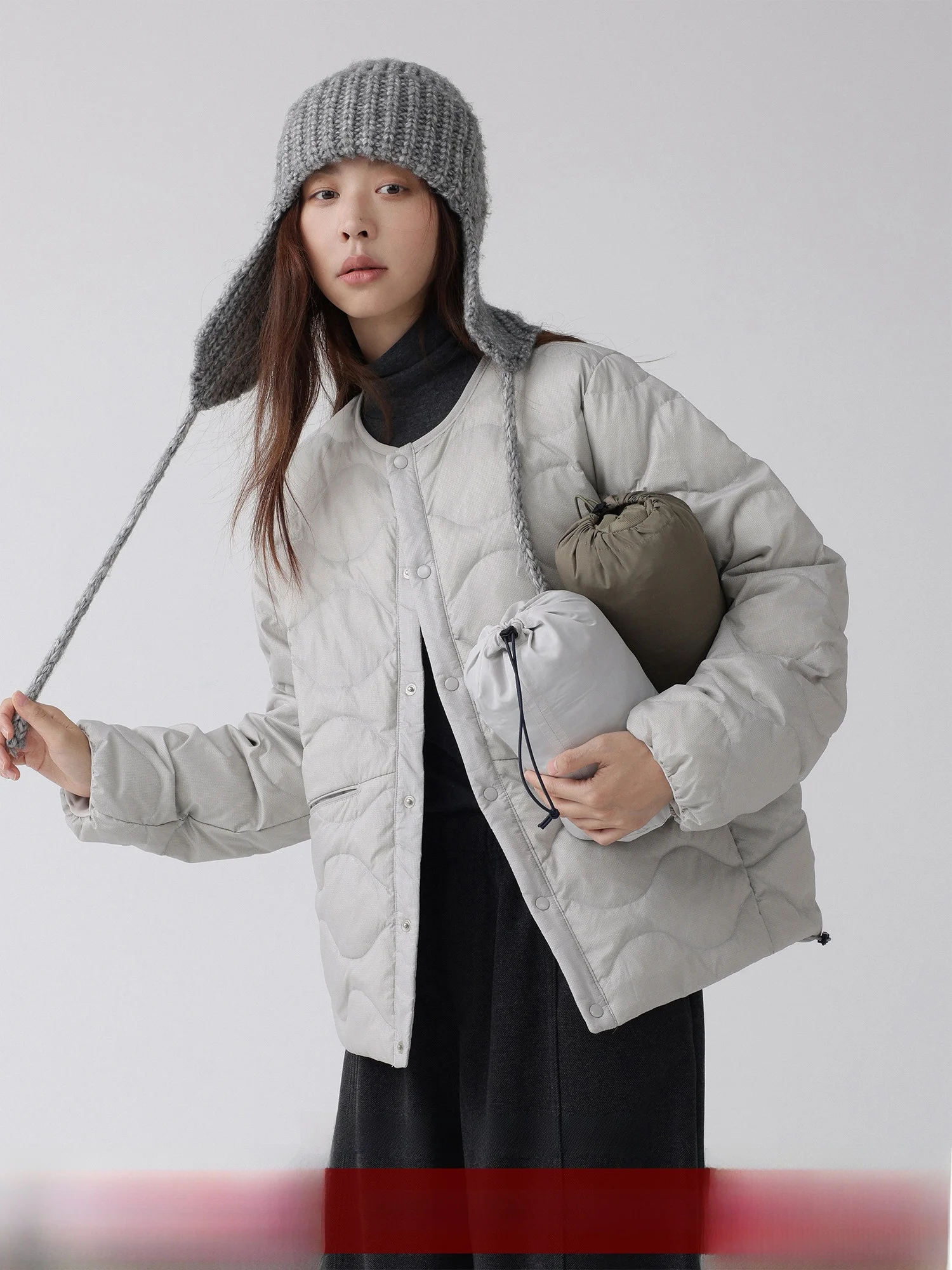 

LowCalorie 'k Night Luminous' round Ne Button White Du down Jaet Small Fraance Sle down Coat Casual Sle Warmth