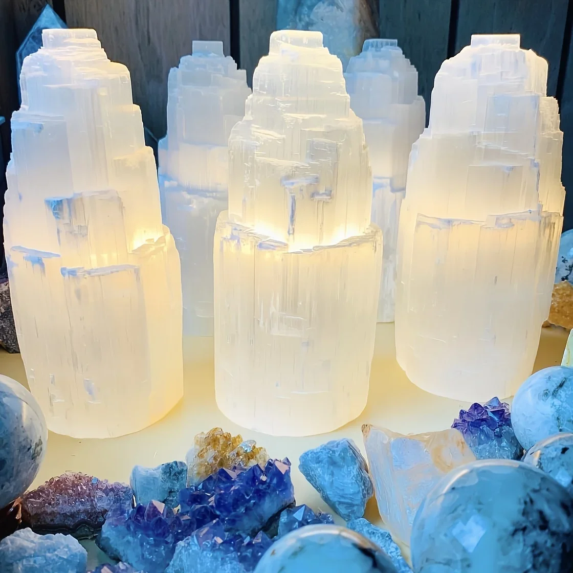 Gypsum crystal tower DIY decoration eliminates negative energy and brings good luck. The first choice for holiday gifts