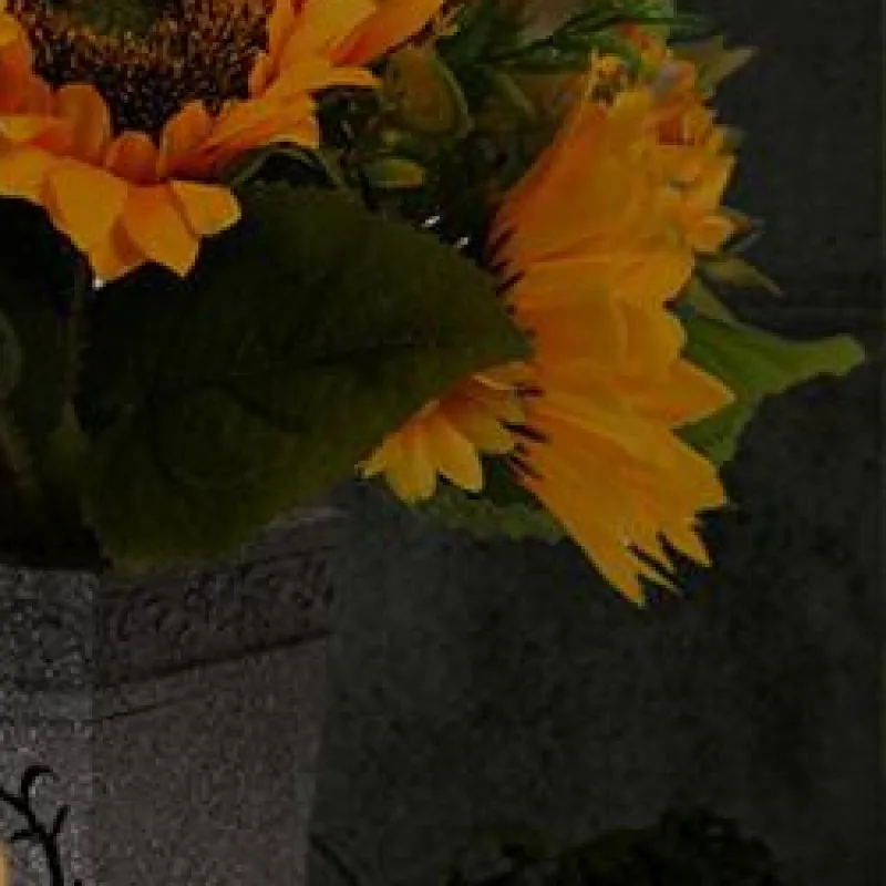 vaso-solare-per-cimitero-con-croce-luminosa-portafiori-commemorativo-regalo-per-la-perdita-di-una-persona-cara