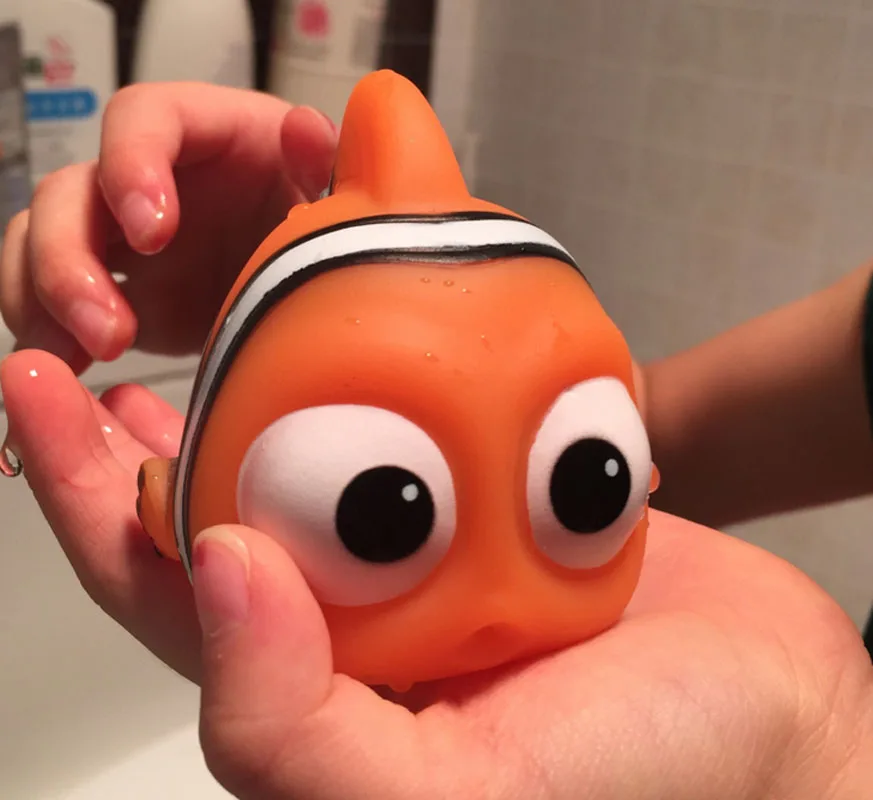 4PCS/Lot Kids Nemo Bath Toys Soft Rubber Floating Water Spray Bathing Dolls   for Children