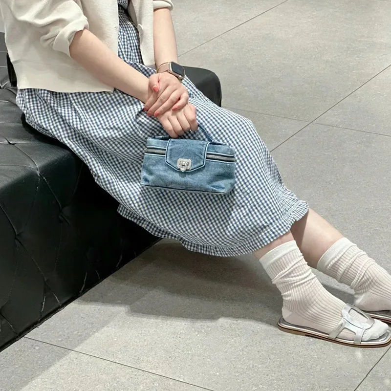 FIRMRANCH Blue Denim Mini สี่เหลี่ยมผืนผ้ากล่องกระเป๋าถือ Diagonal Cross กระเป๋าอินเทรนด์ Street การถ่ายภาพกระเป๋าถือหญิง Hobos กระเป๋าอินเทรนด์