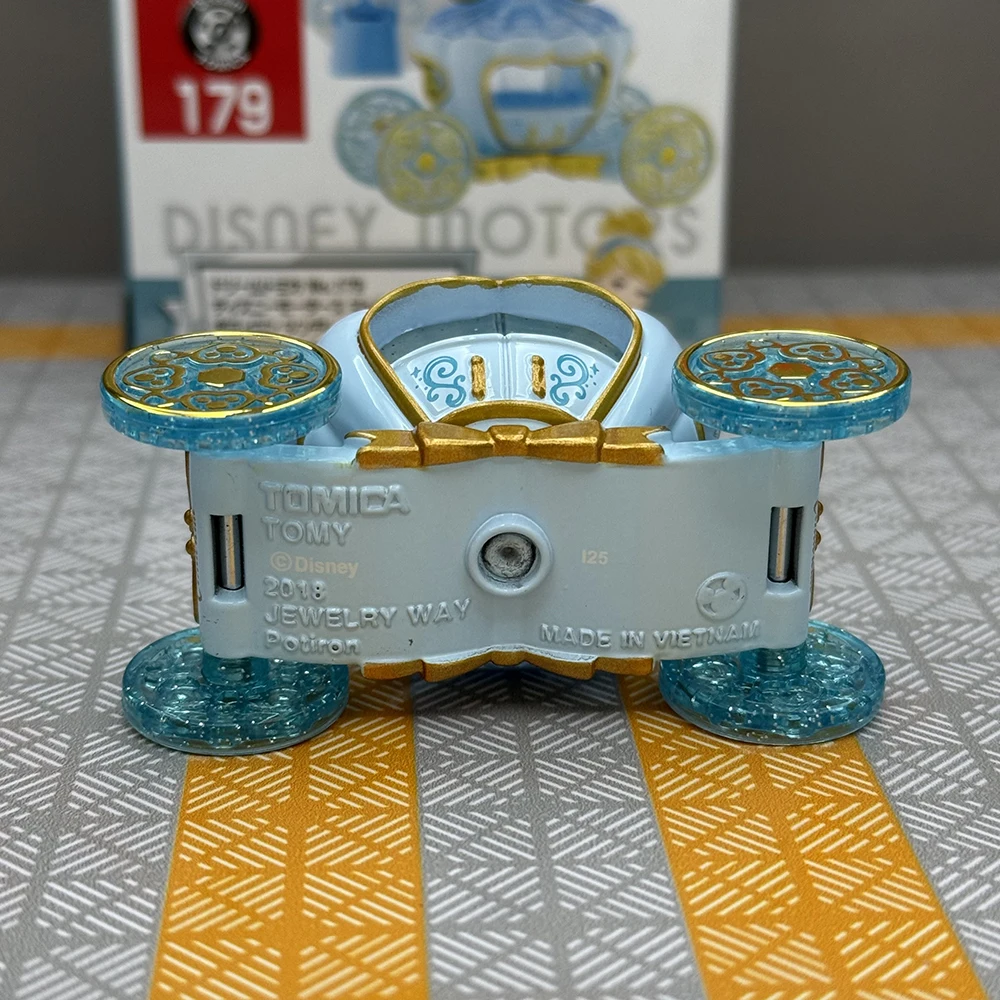 Takara Tomy Sogno Tomica N. 179 Disney Motors Jewelry Way Potiron Cenerentola Auto in lega Diecast Model Replica Series Bambini