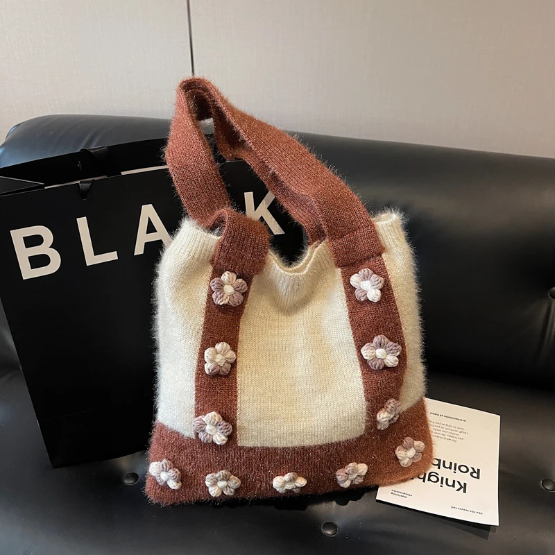 

Large Capacity Knitted Bag Women's Winter Handmade Woolen Handbag Large Capacity Shoulder Bag Boho Beach Floral Crochet Bag