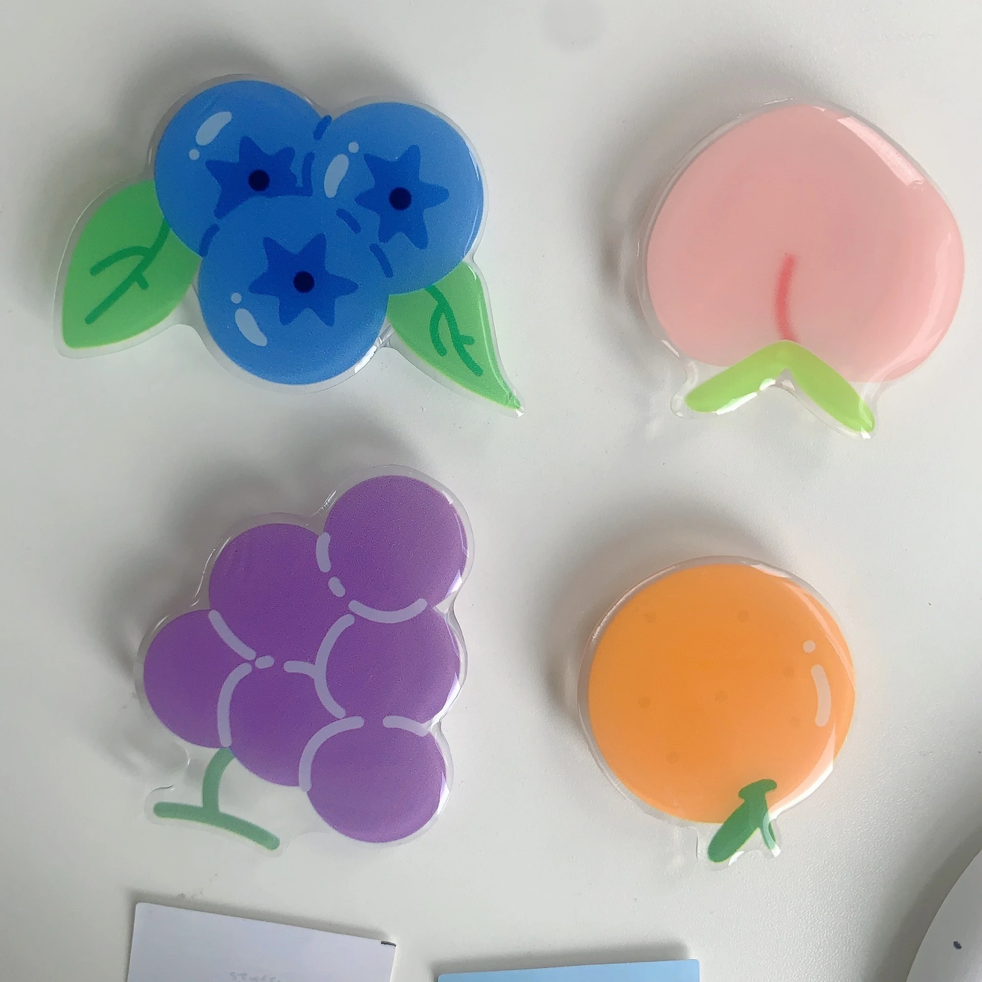 

Creative Fruit Holder Suitable for Any Mobile Phone Airbag Holder, Dropper Glue 3m Adhesive Desktop Lazy Artifact Fun Holder