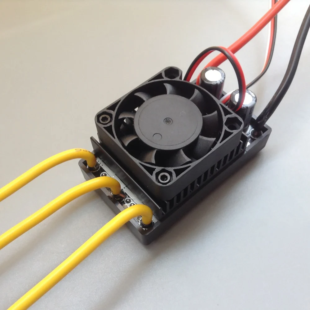 ESC sans balais 12-24V 70A avec ventilateur de refroidissement ESC bidirectionnel pour bateaux RC, voitures RC, robots sous-marins et propulseurs sous-marins